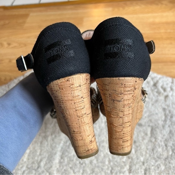Toms | Shoes | Toms Wedges Sienna Chambray Denim Ankle Strap  Toms Sienna Wedge Sandals Size 8 Women\'s Tan Black Woven Espadrille Strap